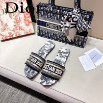 Dior-11  代購頂級春夏膠囊系列立體刺繡度假平底字母拖