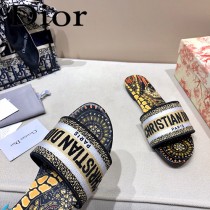Dior-05  代購頂級春夏膠囊系列立體刺繡度假平底字母拖