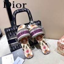 Dior-08  代購頂級春夏膠囊系列立體刺繡度假平底字母拖