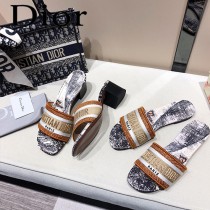 Dior-07  代購頂級春夏膠囊系列立體刺繡度假平底字母拖