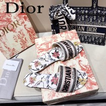 Dior-06  代購頂級春夏膠囊系列立體刺繡度假平底字母拖