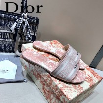 Dior-15  代購頂級春夏膠囊系列立體刺繡度假平底字母拖