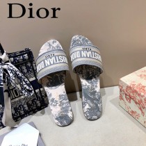 Dior-14  代購頂級春夏膠囊系列立體刺繡度假平底字母拖