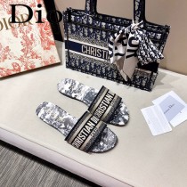 Dior-11  代購頂級春夏膠囊系列立體刺繡度假平底字母拖