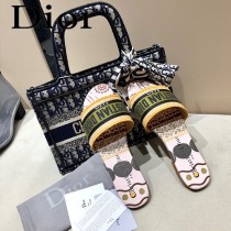 Dior-09  代購頂級春夏膠囊系列立體刺繡度假平底字母拖