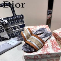 Dior-07  代購頂級春夏膠囊系列立體刺繡度假平底字母拖