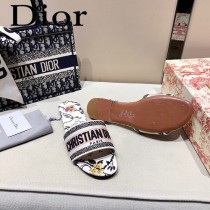 Dior-06  代購頂級春夏膠囊系列立體刺繡度假平底字母拖