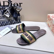Dior-03  代購頂級春夏膠囊系列立體刺繡度假平底字母拖