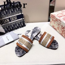 Dior-07  代購頂級春夏膠囊系列立體刺繡度假平底字母拖