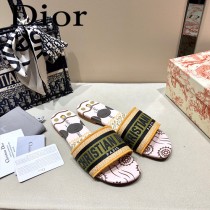 Dior-09  代購頂級春夏膠囊系列立體刺繡度假平底字母拖