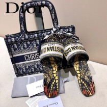 Dior-05  代購頂級春夏膠囊系列立體刺繡度假平底字母拖