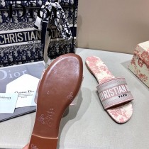 Dior-15  代購頂級春夏膠囊系列立體刺繡度假平底字母拖
