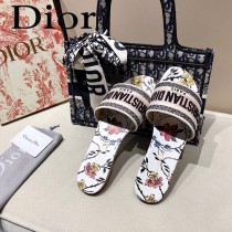 Dior-06  代購頂級春夏膠囊系列立體刺繡度假平底字母拖
