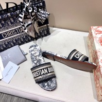 Dior-11  代購頂級春夏膠囊系列立體刺繡度假平底字母拖