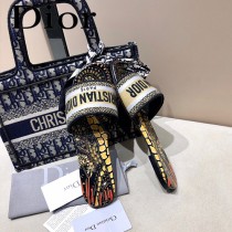 Dior-05  代購頂級春夏膠囊系列立體刺繡度假平底字母拖