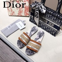 Dior-07  代購頂級春夏膠囊系列立體刺繡度假平底字母拖