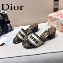 Dior-02  代購頂級春夏膠囊系列立體刺繡度假字母拖