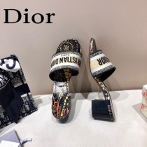 Dior-02  代購頂級春夏膠囊系列立體刺繡度假字母拖
