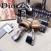 Dior-01  代購頂級春夏膠囊系列立體刺繡度假字母拖