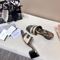 Dior-02  代購頂級春夏膠囊系列立體刺繡度假字母拖