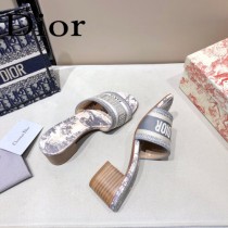 Dior-03  代購頂級春夏膠囊系列立體刺繡度假字母拖