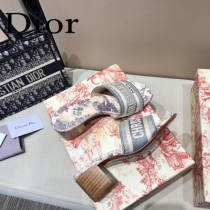 Dior-03  代購頂級春夏膠囊系列立體刺繡度假字母拖