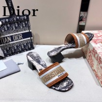 Dior-01  代購頂級春夏膠囊系列立體刺繡度假字母拖