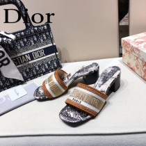 Dior-01  代購頂級春夏膠囊系列立體刺繡度假字母拖