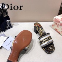 Dior-02  代購頂級春夏膠囊系列立體刺繡度假字母拖