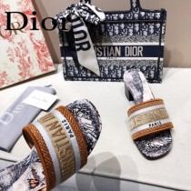 Dior-01  代購頂級春夏膠囊系列立體刺繡度假字母拖