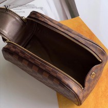47528-02  LV經典款原版皮男女同款盥洗包 化妝包