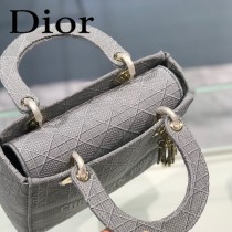 DIOR-02 迪奧全新Lady Dior 刺繡菱格系列戴妃包
