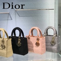DIOR-04 迪奧全新Lady Dior 刺繡菱格系列戴妃包
