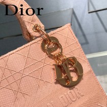 DIOR-03 迪奧全新Lady Dior 刺繡菱格系列戴妃包