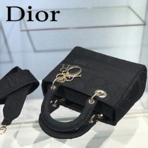 DIOR-01 迪奧全新Lady Dior 刺繡菱格系列戴妃包