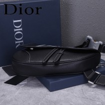 迪奧 原版皮 Dior 新字母黑男生馬鞍包 胸包斜背包