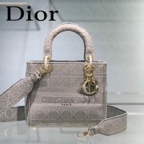 DIOR-02 迪奧全新Lady Dior 刺繡菱格系列戴妃包