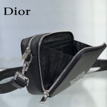 DIOR X AJ聯名款相機包