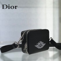 DIOR聯名AJ 新款原版牛皮荔枝紋斜挎包相機包