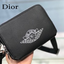 DIOR X AJ聯名款相機包