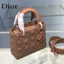 DIOR-01  新款四格徽章磨砂原版皮戴妃包