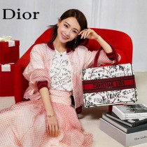 Dior 新色-七夕紅限定款 小號Book tote 寶藏刺繡購物袋