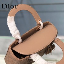DIOR-01  新款四格徽章磨砂原版皮戴妃包