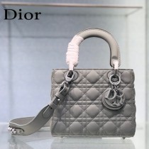 DIOR-02  新款四格徽章磨砂原版皮戴妃包