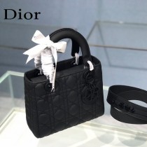 DIOR-03  新款四格徽章磨砂原版皮戴妃包