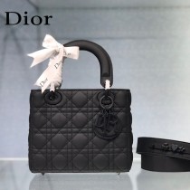 DIOR-03  新款四格徽章磨砂原版皮戴妃包