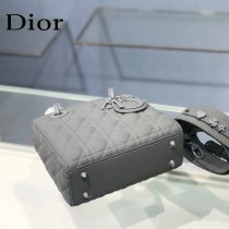 DIOR-02  新款四格徽章磨砂原版皮戴妃包