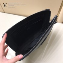 LV  M60417-02  原版皮 New Pouch 手拿包