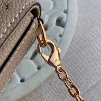 LV新款 M69977-01  Pochette Félicie 鏈條包三件套信封包