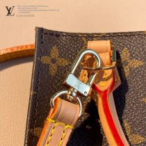 LV  M69442 原版皮Petit Sac Plat 手袋